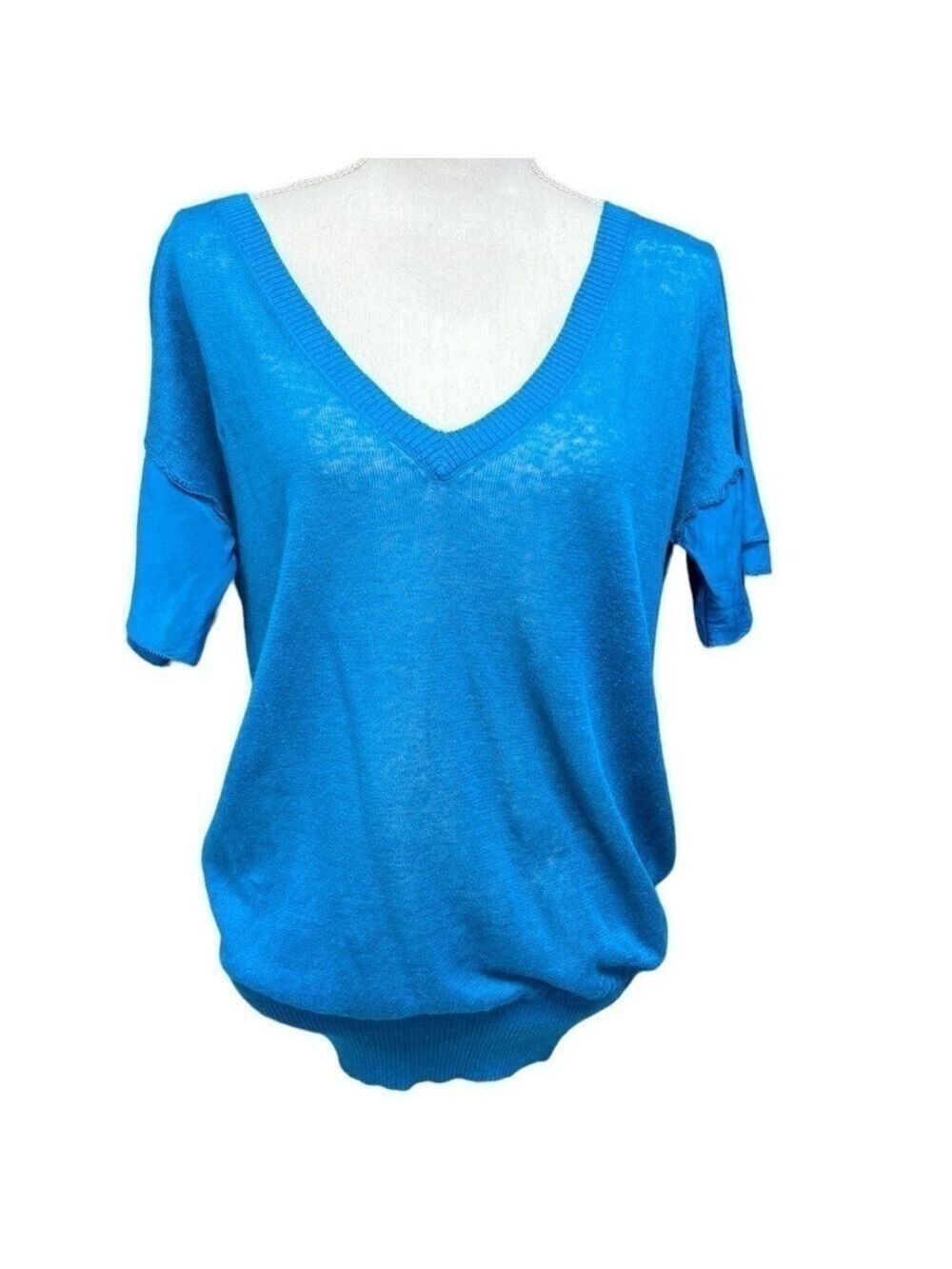 Club Monaco, Teal Blue Short Sleeve Sweater. Size M (Estimate)